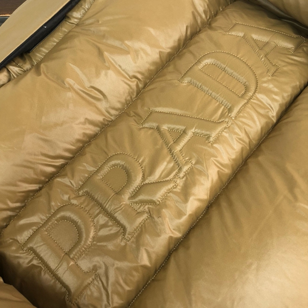 ハイクオリティダウンジャケット全体デザイン